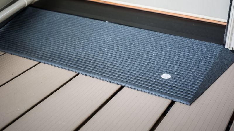 TRANSITIONS ANGLED ENTRY MAT 1.5-IN (1 EA)