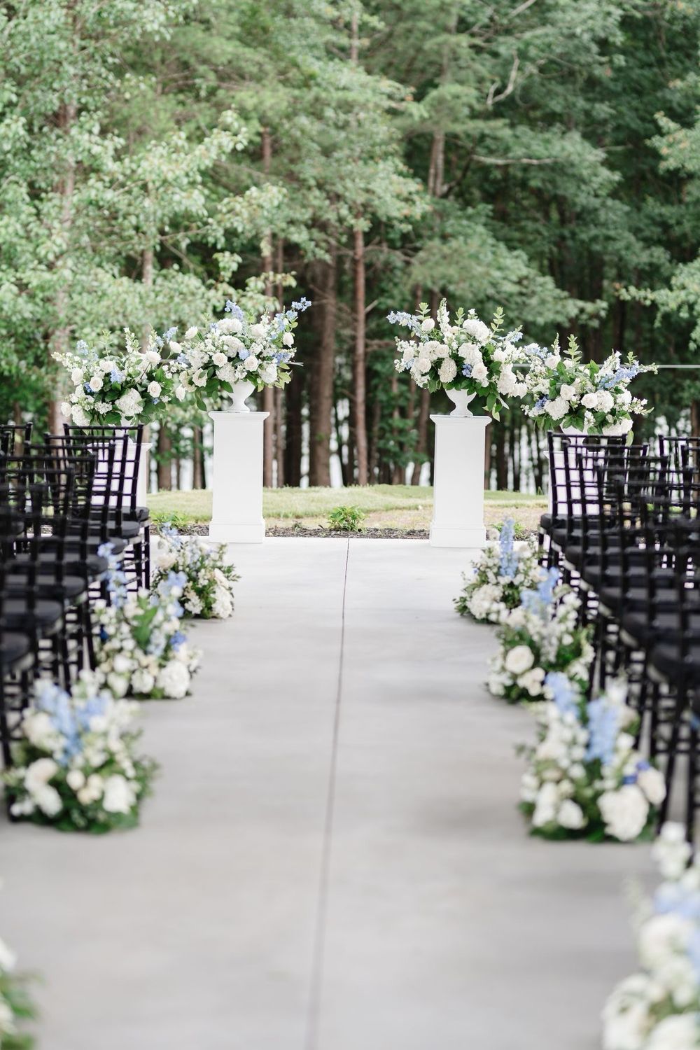 10 Large Blue &amp; White Floral Aisle Arrangements