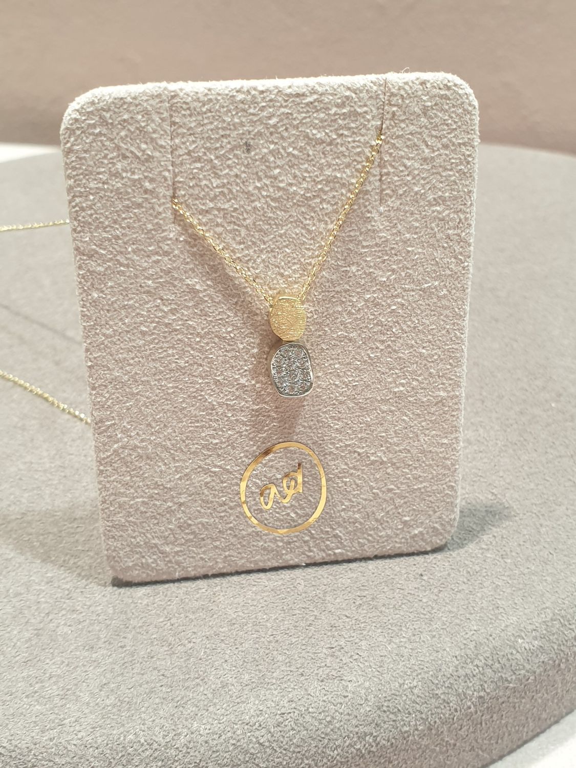 Femme A Dorée collier 18kt.