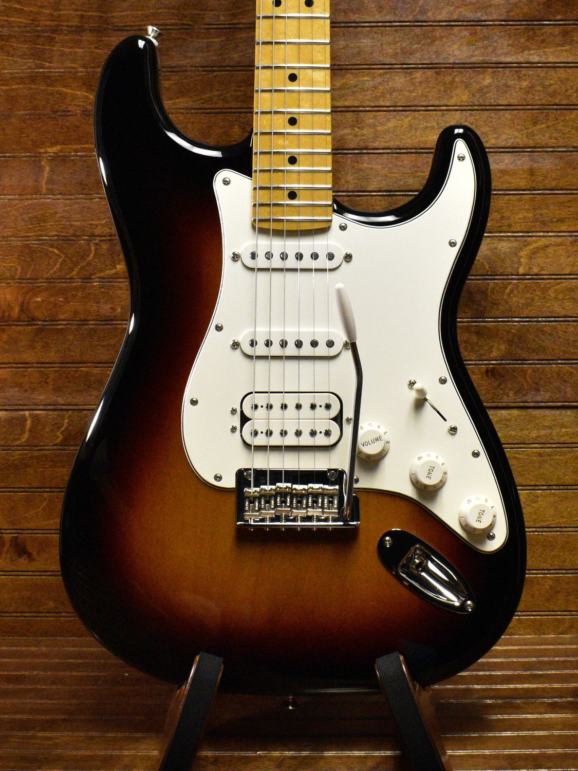 Fender Player Stratocaster® HSS, Maple Fingerboard, 3-Color Sunburst