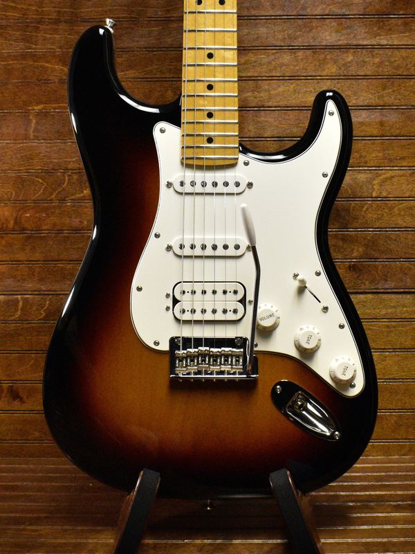Fender Player Stratocaster® HSS, Maple Fingerboard, 3-Color Sunburst