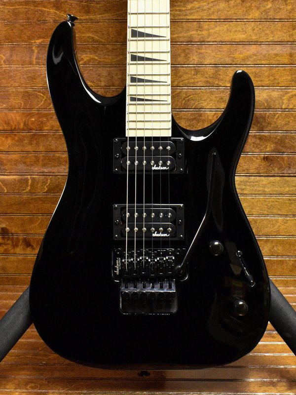 Jackson JS32 Dinky, Gloss Black