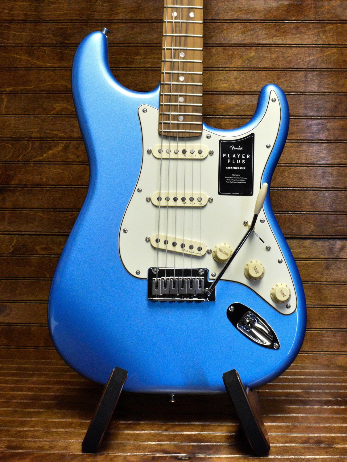 Player Plus Stratocaster® Opal Spark