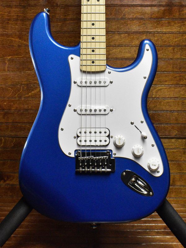 Squier Affinity Stratocaster HSS Pack, Lake Placid Blue