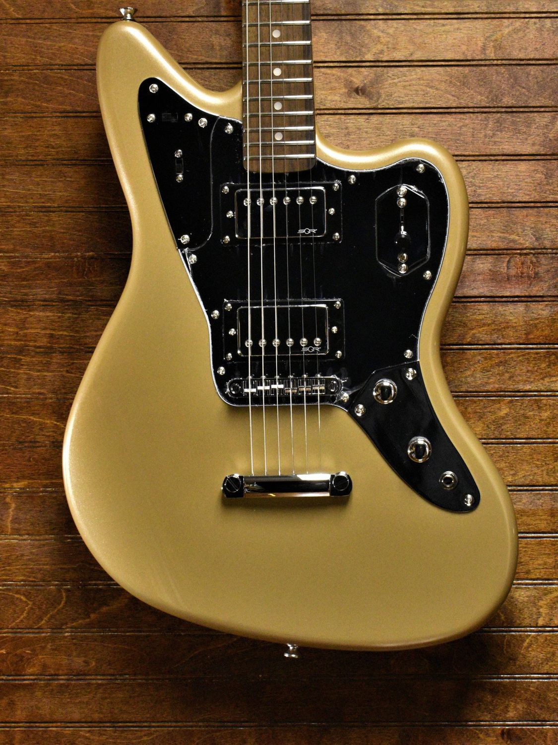 Squier Contemporary Jaguar® HH ST, Laurel Fingerboard, Black Pickguard, Shoreline Gold