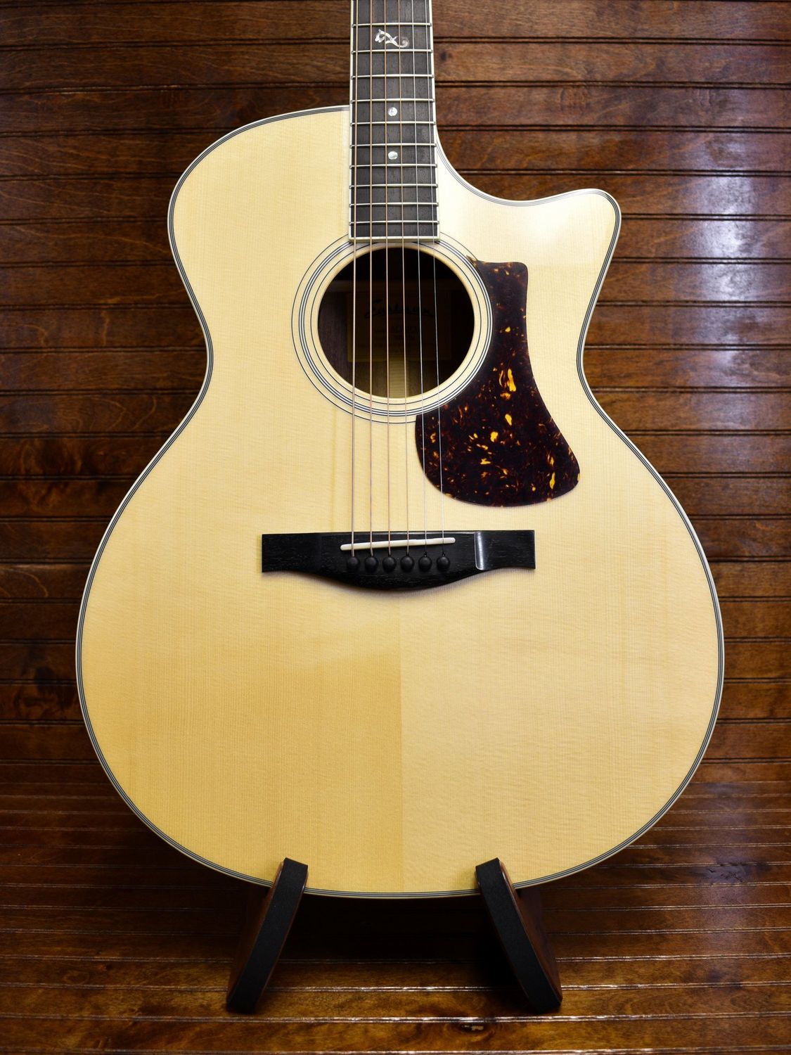 Eastman AC322CE