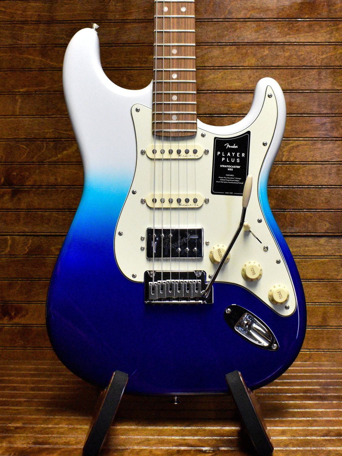 Fender Player Plus Stratocaster® HSS, Pau Ferro Fingerboard, Belair Blue