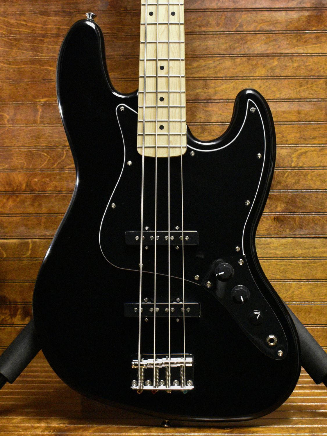 Squier Affinity Jazz Bass, Maple Fretboard, Black