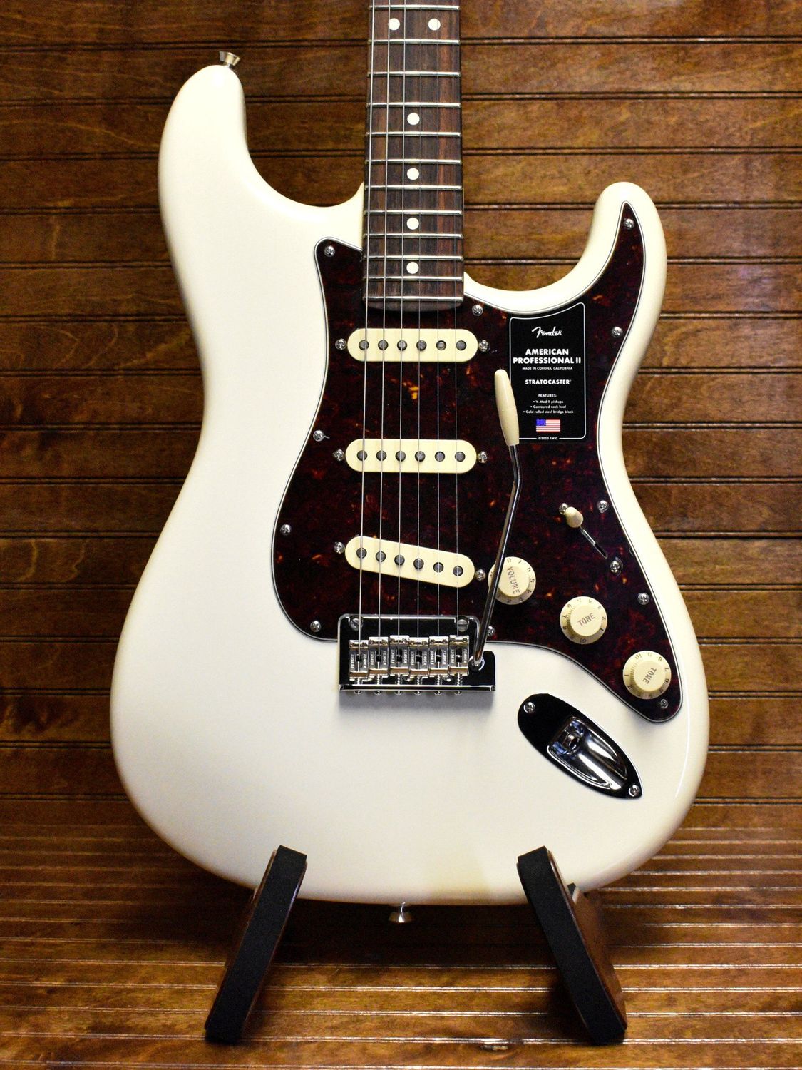 Fender American Professional II Stratocaster®, Rosewood Fingerboard, Olympic White