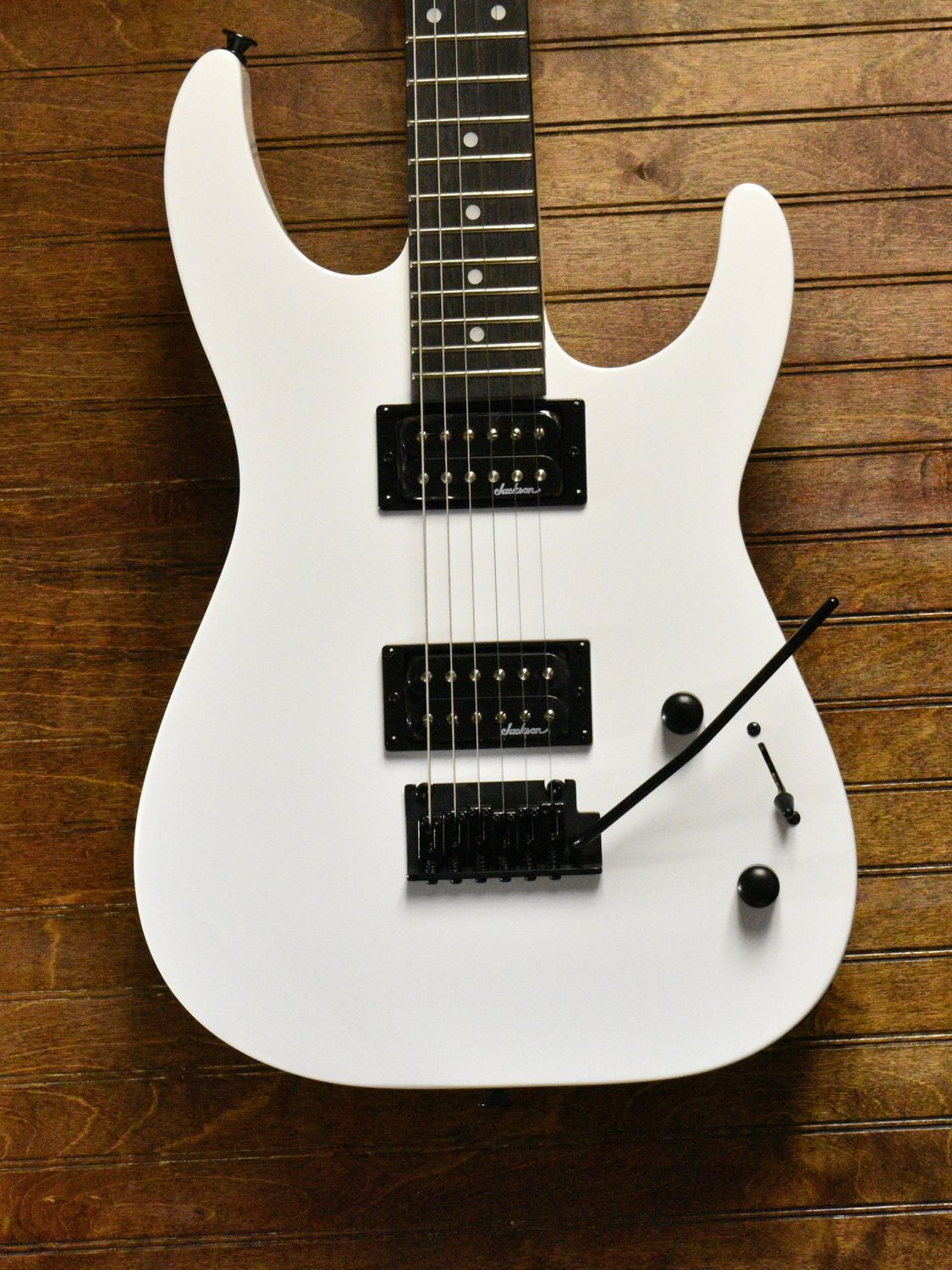 Jackson JS11 Dinky Ah FB 22 Frets White