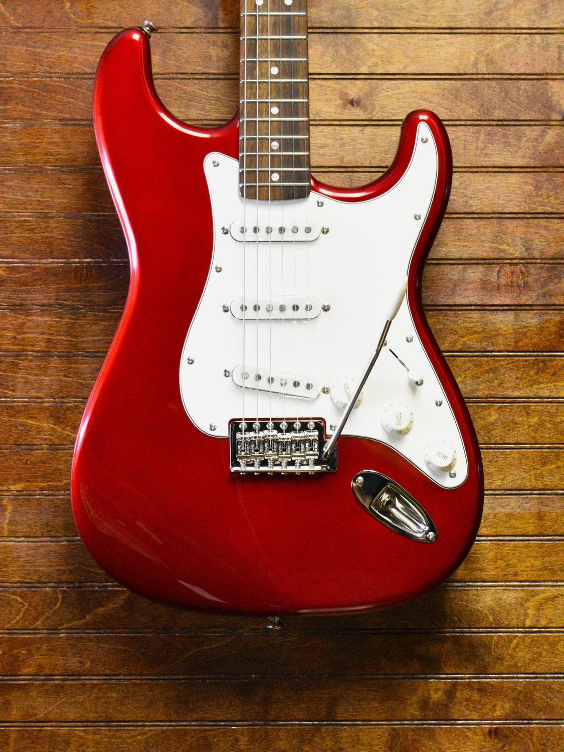 SQUIER CLASSIC VIBE 60&#39;S STRATOCASTER CANDY APPLE RED