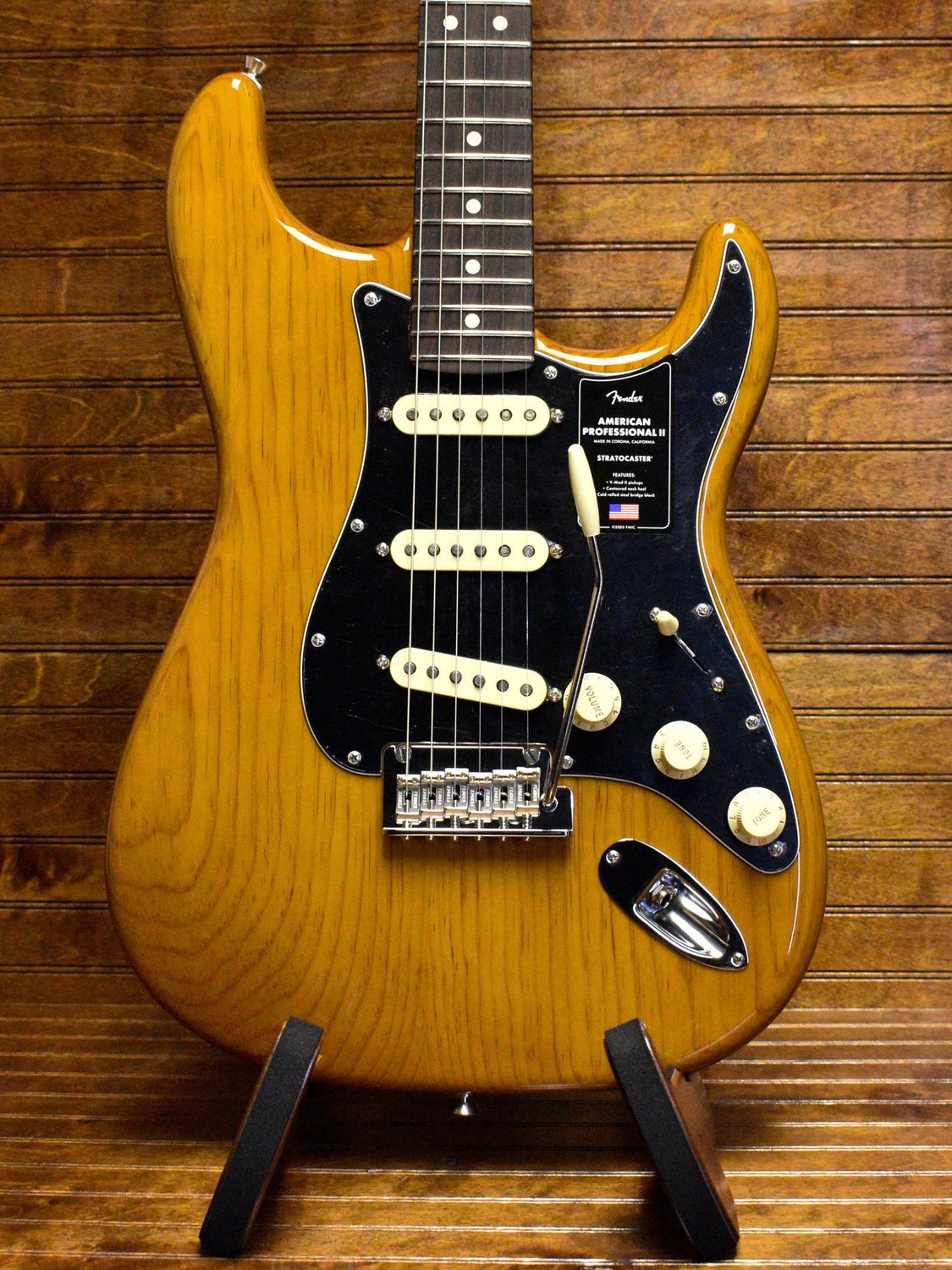Fender American Professional II Stratocaster®, Rosewood Fingerboard, Roasted Pine