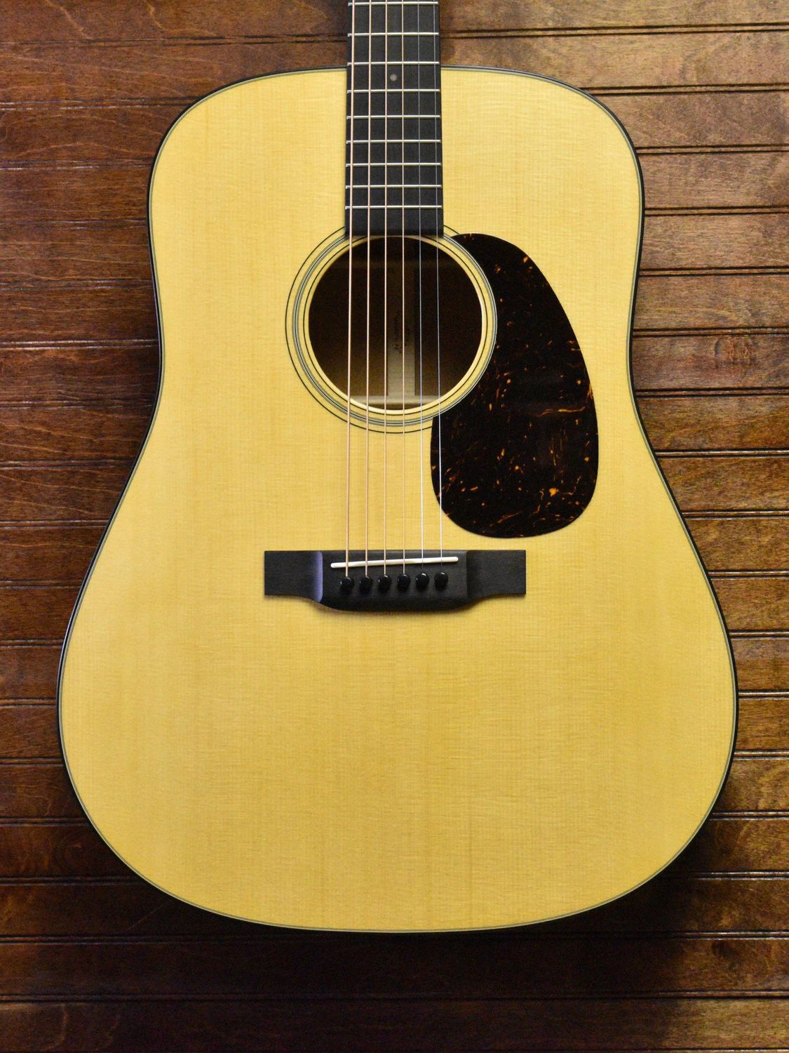 MARTIN D18 SATIN W/CASE
