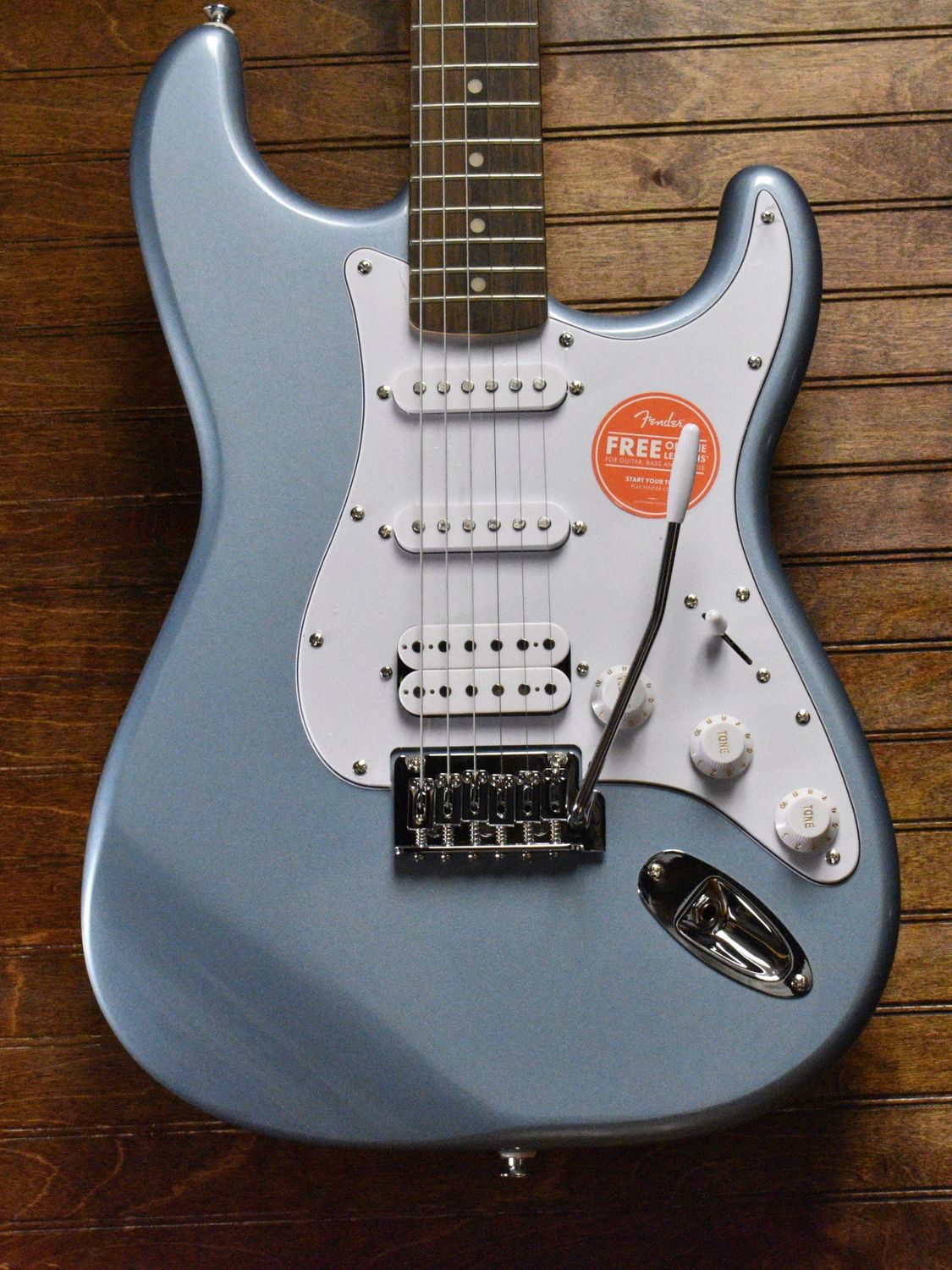 SQUIER FSR AFFINITY STRAT HSS LRL WPG IBM