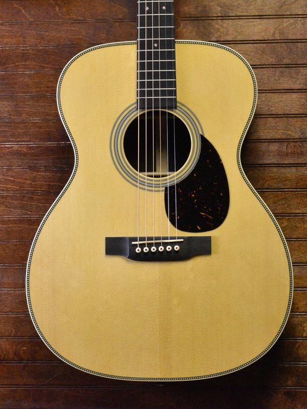 Martin Om28e W/hardshell Case