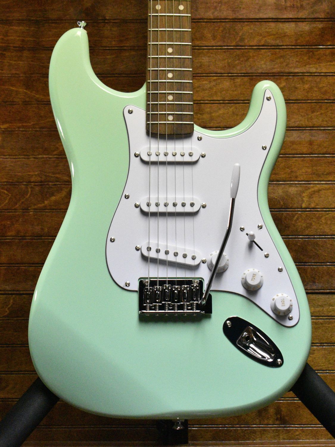 Squier FSR Affinity Series Stratocaster,  Surf Green