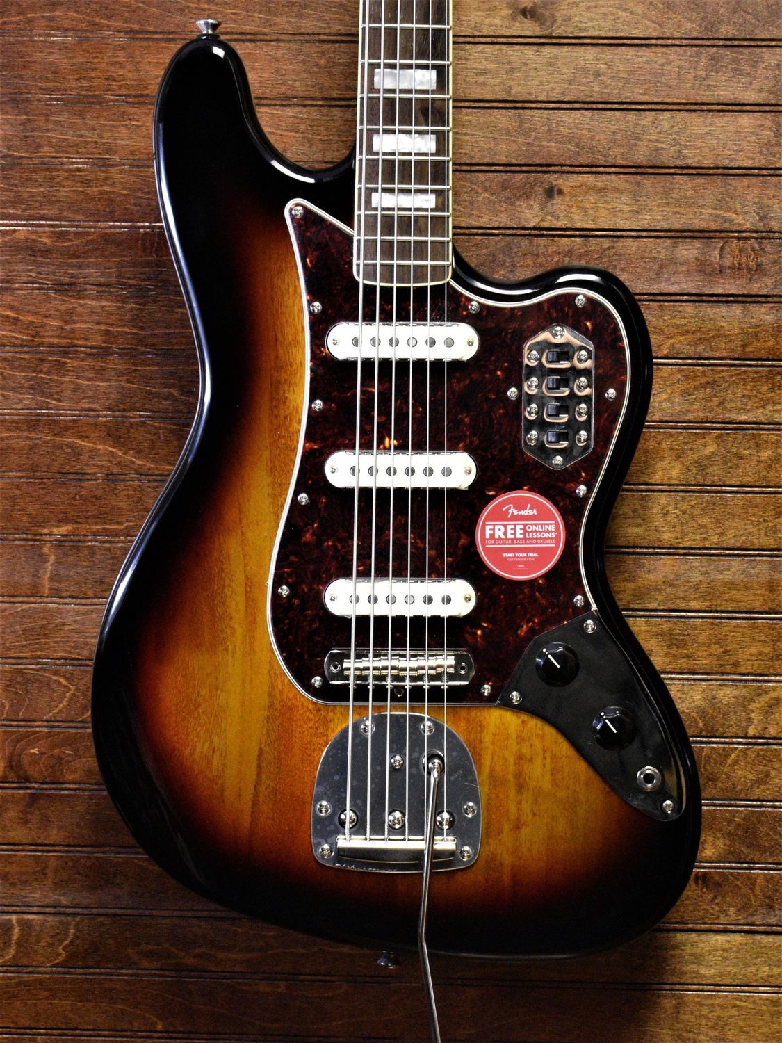SQUIER CLASSIC VIBE BASS VI LRL 3 TONE SUNBURST