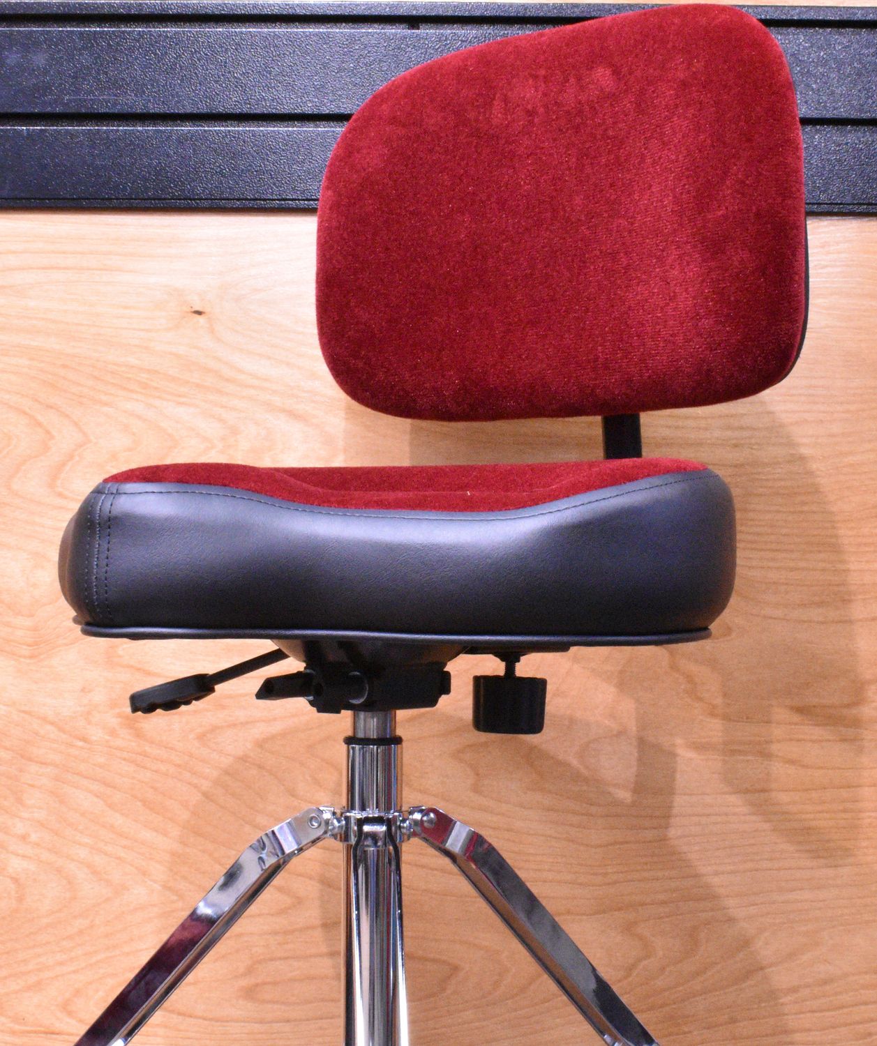 Roc n Soc Nitro Throne w/back Red