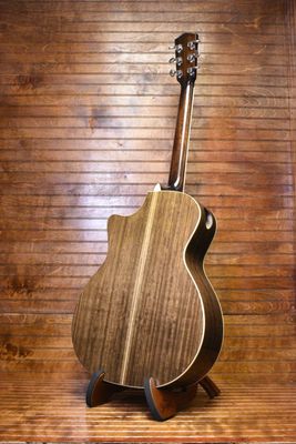 Eastman AC422CE-AE Eucalyptus Back and Sides with Sitka Top