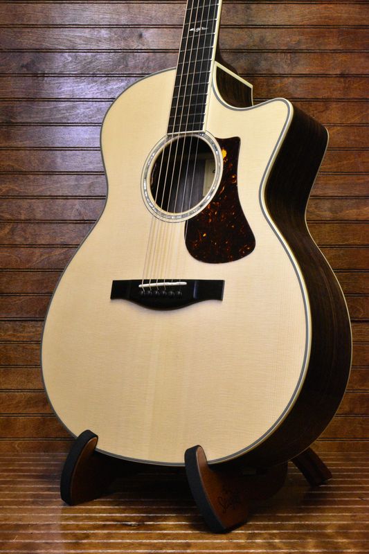 Eastman AC422CE-AE Eucalyptus Back and Sides with Sitka Top