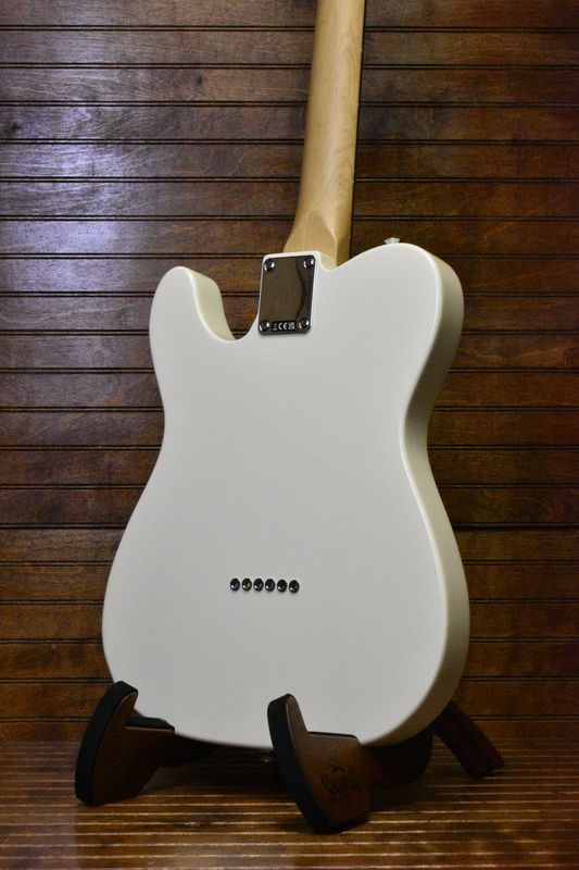 Standard Telecaster®, Laurel Fingerboard, White Pickguard, Olympic White
