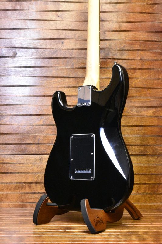 Standard Stratocaster® HSS, Laurel Fingerboard, Black Pickguard, Black