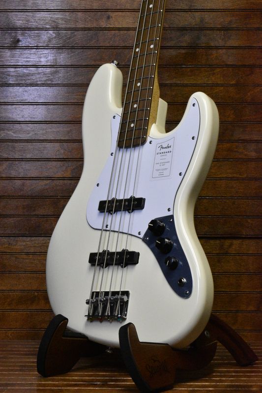 Fender Standard Jazz Bass®, Laurel Fingerboard, White Pickguard, Olympic White