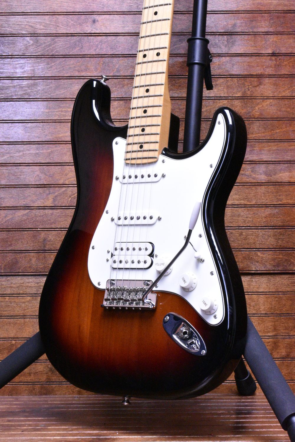 Fender Player Stratocaster® HSS, Maple Fingerboard, 3-Color Sunburst