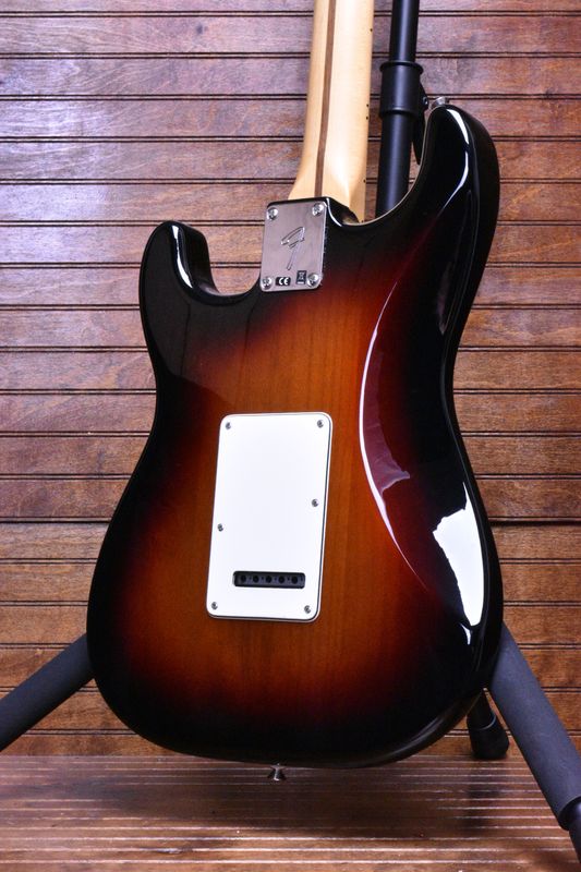 Fender Player Stratocaster® HSS, Maple Fingerboard, 3-Color Sunburst