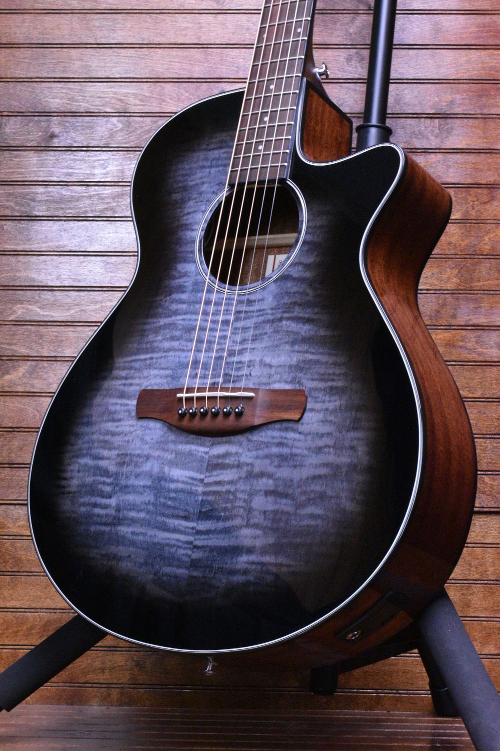 Ibanez AEG70, Tri-Fade Cherry Burst