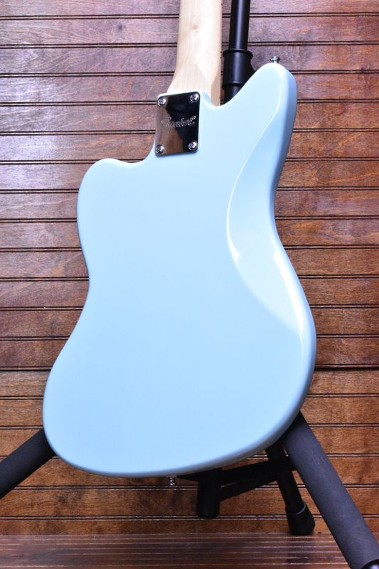 Squier Mini Jazzmaster® HH, Maple Fingerboard, White Pickguard, Daphne Blue