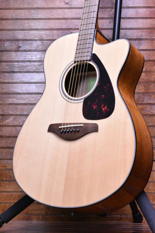 Yamaha FGX820C Acoustic Guitar, Natural
