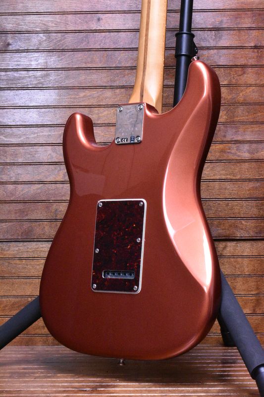 Fender Player Plus Stratocaster®, Pau Ferro Fingerboard, Aged Candy Apple Red