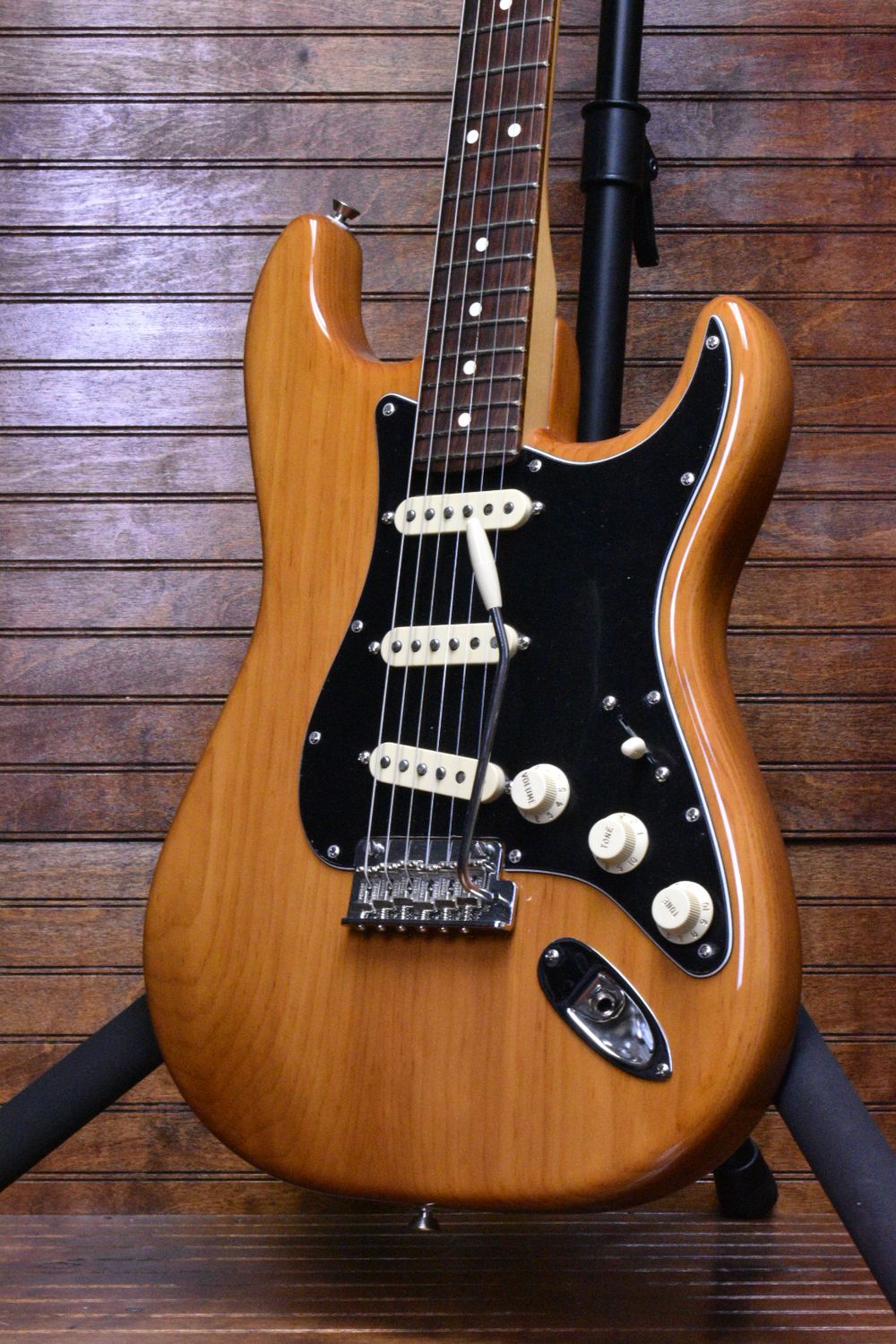 Fender American Professional II Stratocaster®, Rosewood Fingerboard, Roasted Pine