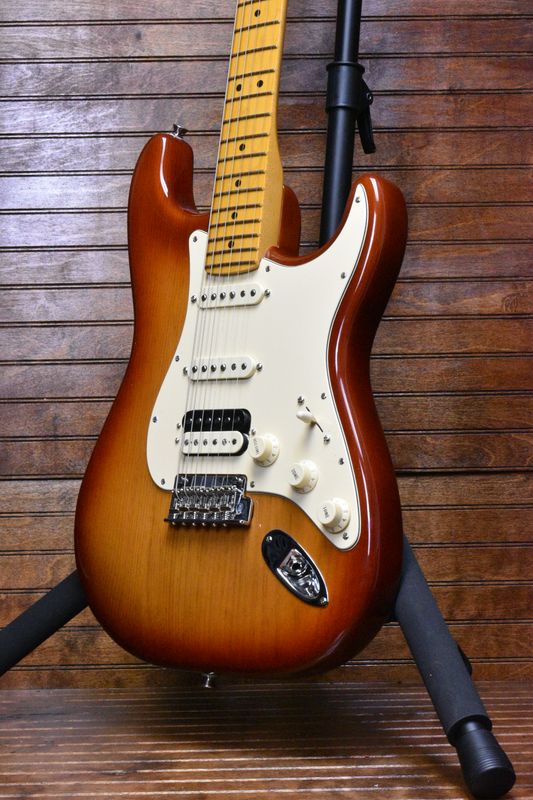 Fender American Professional II Stratocaster® HSS, Maple Fingerboard, Sienna Sunburst
