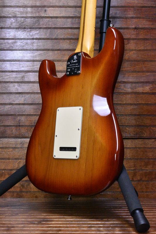 Fender American Professional II Stratocaster® HSS, Maple Fingerboard, Sienna Sunburst