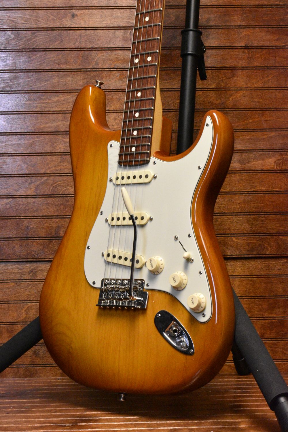Fender American Performer Stratocaster®, Rosewood Fingerboard, Honey Burst