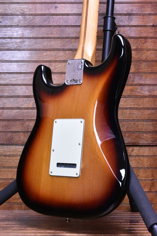 Fender Player Plus Stratocaster®, Maple Fingerboard, 3-Color Sunburst