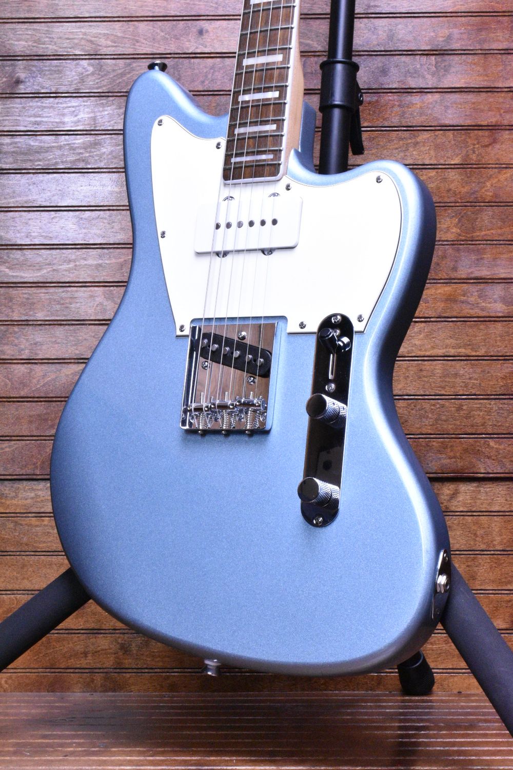 Squier Limited Edition Paranormal Offset Telecaster® SJ, Laurel Fingerboard, Parchment Pickguard, Ice Blue Metallic