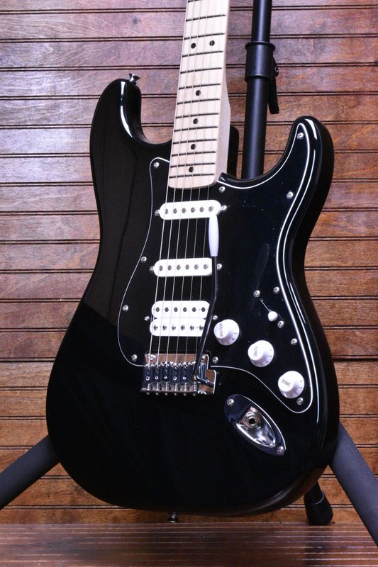 Squier FSR Affinity Series® Stratocaster® HSS, Black