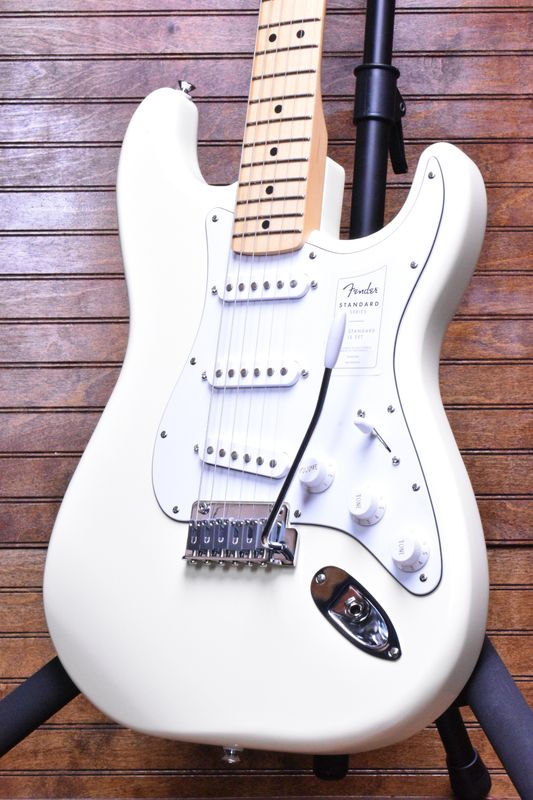 Fender Standard Stratocaster®, Maple Fingerboard, White Pickguard, Olympic White