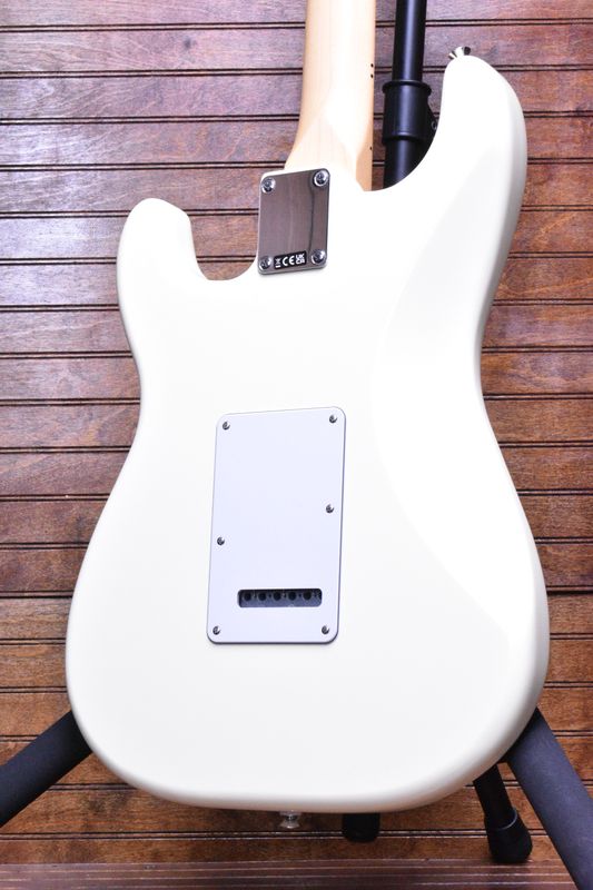 Fender Standard Stratocaster®, Maple Fingerboard, White Pickguard, Olympic White