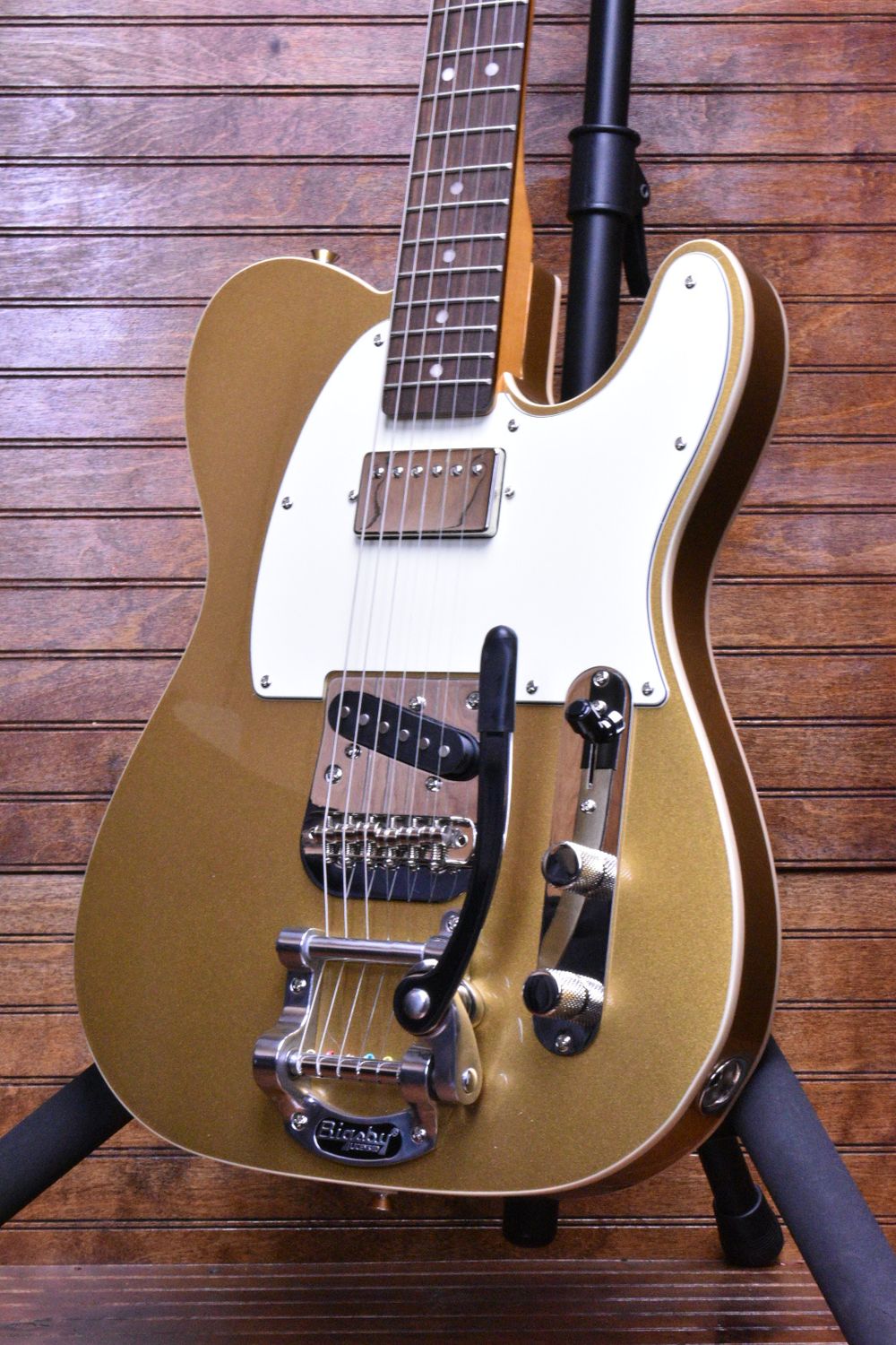Squier Classic Vibe™ Custom Telecaster® SH with Bigsby, Aztec Gold