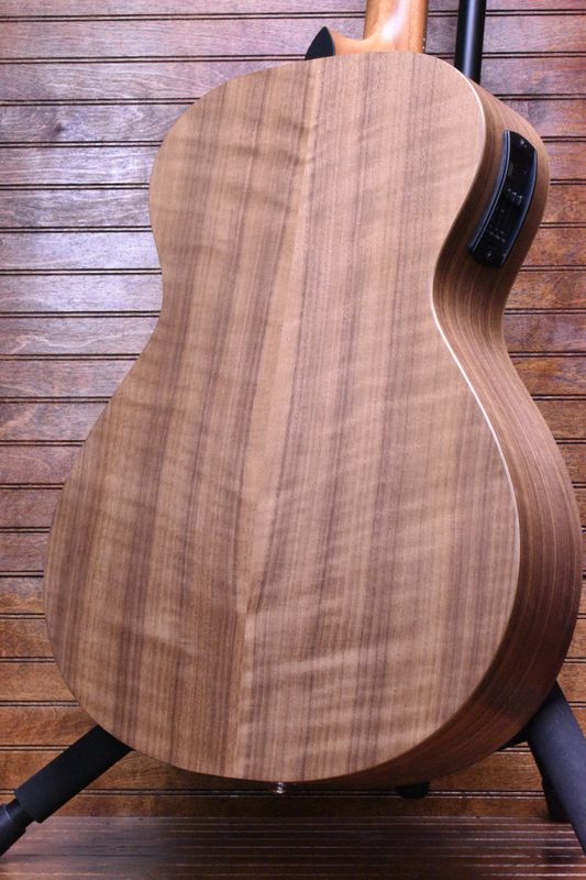 Taylor Academy 12e Walnut, Natural