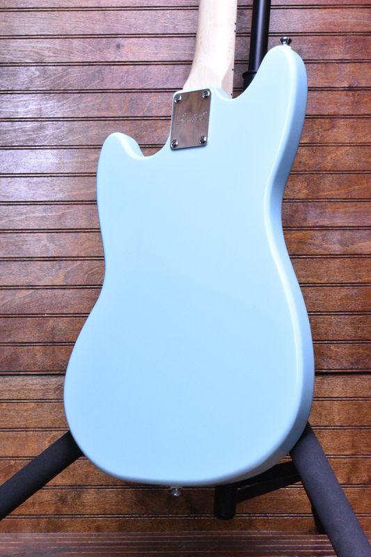 Squier Sonic® Mustang®, Maple Fingerboard, White Pickguard, Daphne Blue