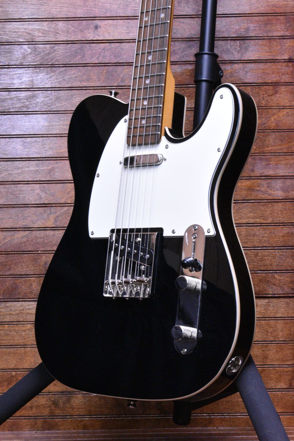 Squier Classic Vibe Baritone Custom Telecaster®, Laurel Fingerboard, Parchment Pickguard, Black