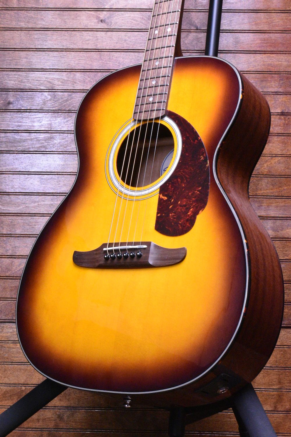 Fender California Deluxe Newporter™ CE, Walnut Fingerboard, Sienna Sunburst