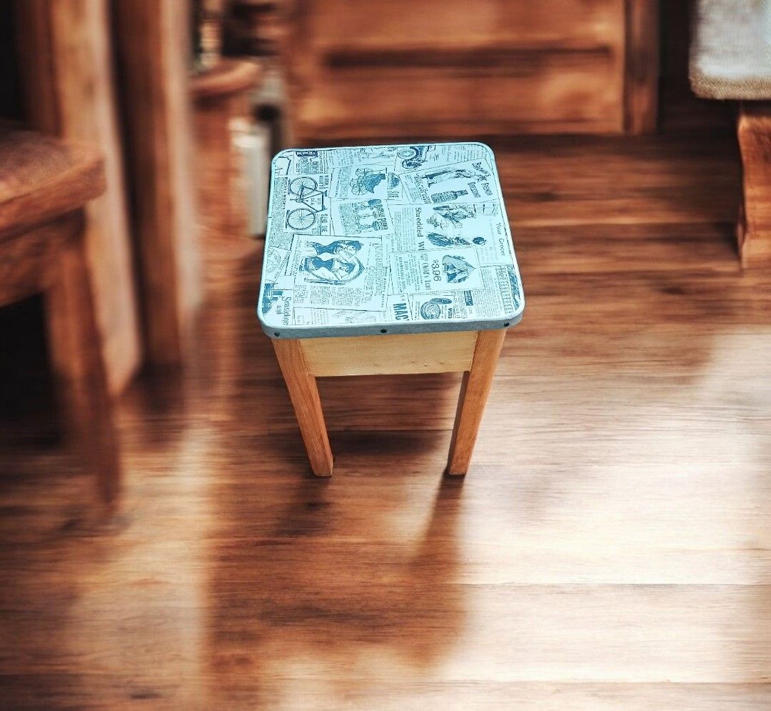 Tabouret de cireur années 1910 / 1940 bois blanc de Savoie