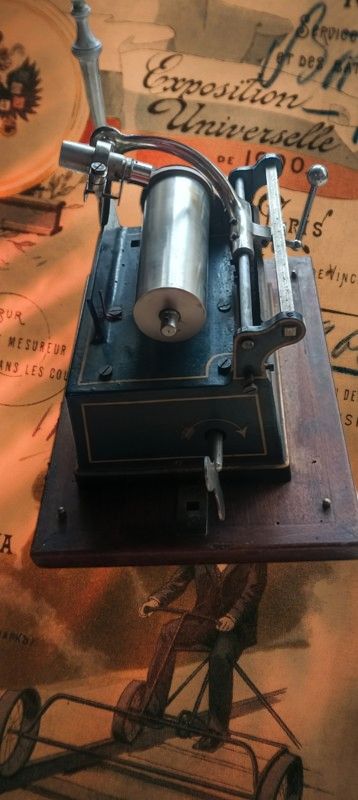 Phonographe PATHE le Menestrel 1900 + boites de cylindres