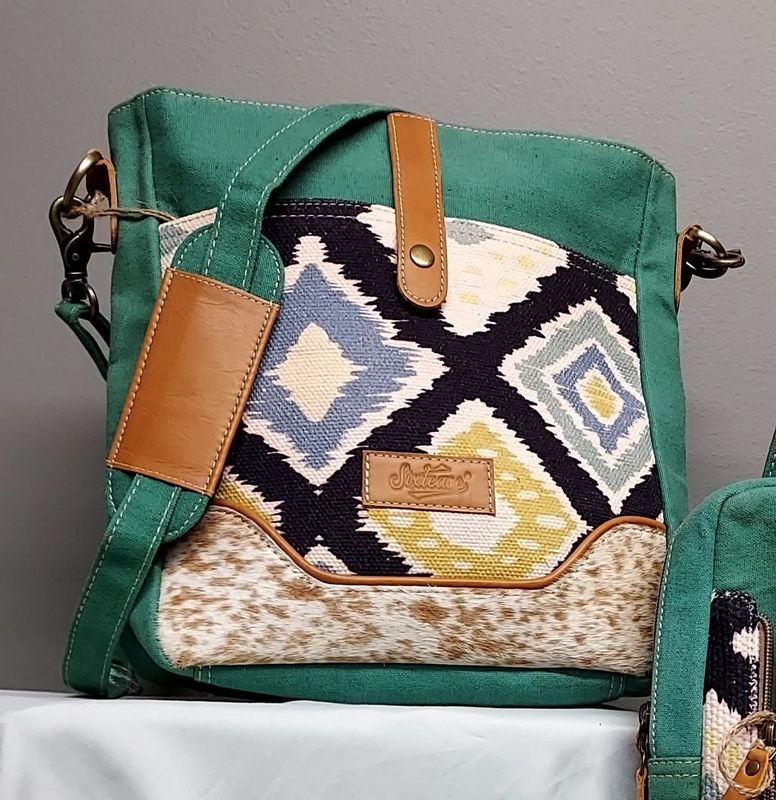 Sixtease: Shoulder/Sling Bag: